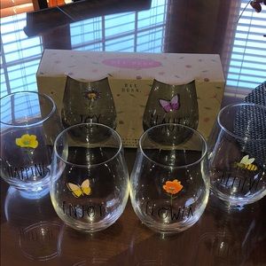 Rae Dunn Wine Glass Set